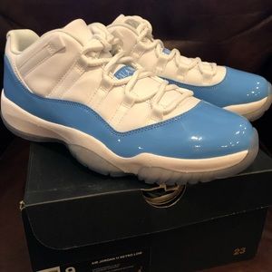 AIR JORDAN XI 11 RETRO LOW NORTH CAROLINA